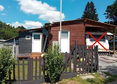 Foto - HolzvorbauVorbau OHNE Wohnwagen auf Campingplatz – Erstwohnsitz