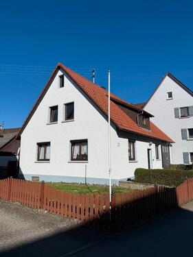 Foto - Charmantes Einfamilienhaus mit Terrasse, Garten und Garage