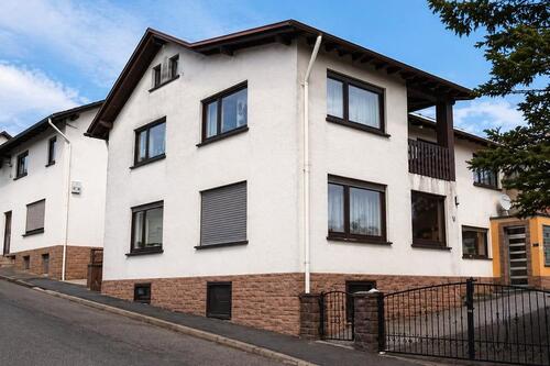 Foto - Einfamilienhaus mit ca. 223 m² , Garten, Balkon , große Hof