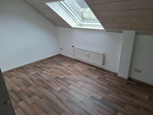 Foto - Schöne, große DG - Wohnung - 690,00 EUR Kaltmiete,
