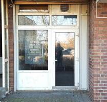 Kleiner Gewerbeladen mit Außenfläche in Berlin-Marzahn – vielseitig nutzbar, renovierungsbedürftig