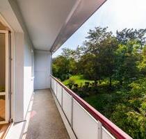 Willkommen Zuhause! Geräumige 4-Zimmer-Wohnung mit großem Südbalkon! - Halle (Saale) Halle-Neustadt