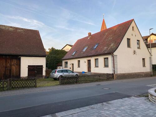 Foto - Wohnhaus mit Scheune zur Miete – Adelsdorf – Projekt Sanierung