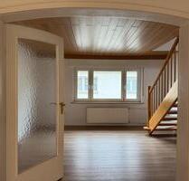 5-Zimmer Maisonette-Wohnung - 1.380,00&nbsp;EUR Kaltmiete, ca.&nbsp; 135,00&nbsp;m&sup2; in Bischofsheim (PLZ: 65474)