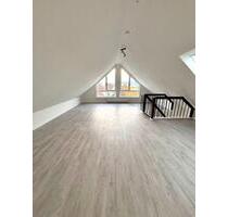 Stilvolle 2,5-Zi.-Maisonette Wohnung mit Balkon, TG & Fernblick - Rosengarten