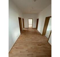 Große 120qm Dachgeschosswohnung - 4,5 Zimmer zu vermieten - Hameln