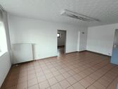 Foto - Büro im Erdgeschoss mit pantry Küche, Duschbad, stufenlosem Zugang und 2 Stellplätzen!