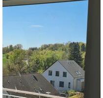Schöne, helle Dachgeschosswohnung in energetisch saniertem Haus - Leonberg