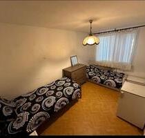 WG Zimmer privat 375€ - 375,00 EUR Kaltmiete, ca.  28,00 m² in Ettlingen (PLZ: 76275)