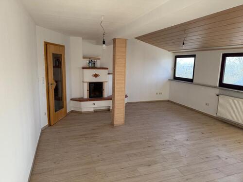 Foto - 4 Zimmer Dachgeschoßwohnung zur Miete in Höchstadt an der Aisch