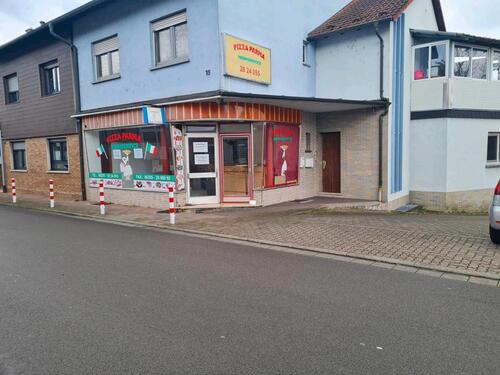 Foto - Zentrale Ladenfläche mit Parkmöglichkeiten in Hockenheim