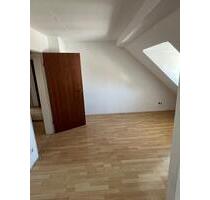 3-Zimmer DG-Wohnung - 400,00&nbsp;EUR Kaltmiete, ca.&nbsp; 70,00&nbsp;m&sup2; in Duisburg (PLZ: 47053) Duisburg-Mitte