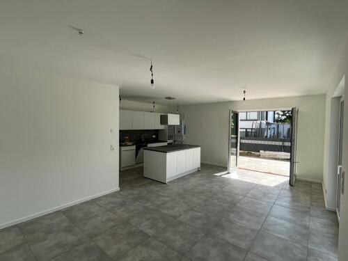 Foto - Neuwertige 87 m² EG-Wohnung mit Garten, EBK & Garage - KfW-55