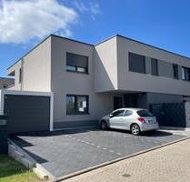 Traumhafte Erdgeschosswohnung mit EBK, Terrasse-Garten-Garage - Völklingen