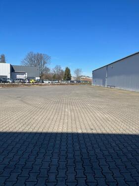 Foto - 2.000 qm befestigte Freifläche in Krefeld Uerdingen