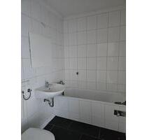 Große und helle 2-Zimmer-Wohnung mit Balkon und Fernblick in Stendal