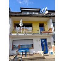 Reihenmittelhaus mit Aussicht - 579.000,00&nbsp;EUR Kaufpreis, ca.&nbsp; 135,00&nbsp;m&sup2; in Zell am Main (PLZ: 97299)