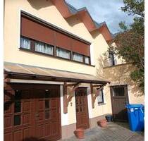 Doppelhaushälfte in Glauchau - 170.000,00&nbsp;EUR Kaufpreis, ca.&nbsp; 160,00&nbsp;m&sup2; in Glauchau (PLZ: 08371)