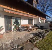 Helle 3-Zimmer Terrassenwohnung in Finsing mit Garten und Garage