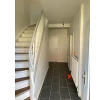 Frisch saniertes, helles Reihenhaus in ruhiger Lage von Saarbrücken [HMR-O42E01]