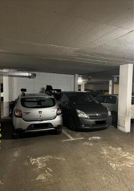 Foto - Tiefgaragenstellplatz in SW - 70,00&nbsp;EUR Miete,