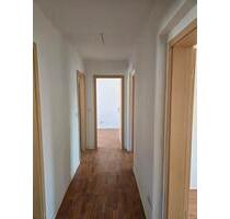 Perfekte 3 -Raumwohnung zum kleinen Preis + Tageslichtbad (Dusche) + Balkon - Kalbe (Milde)