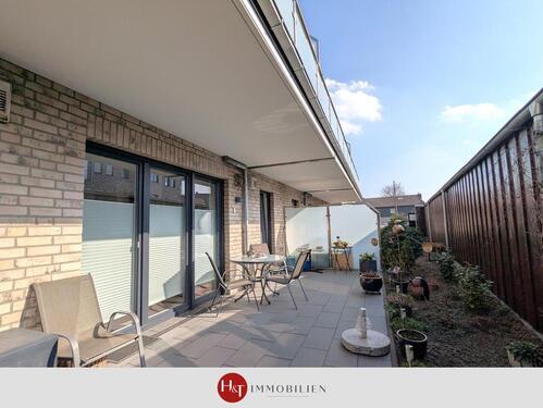 Foto - Moderne KfW-55 EG-Wohnung mit Terrasse & Carport