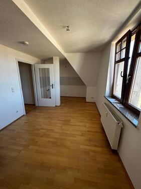 Foto - attralktive 2-Zimmer-Wohnung mit großem Bad im DG