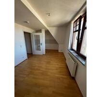 attralktive 2-Zimmer-Wohnung mit großem Bad im DG - Zwickau