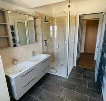 Moderne 4-Raum-Wohnung mit Balkon und Einbauküche im Zentrum - Zeulenroda-Triebes