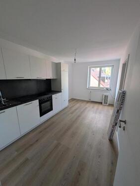 Foto - Frisch renovierte 2.5 Zimmer Wohnung mit moderner Einbauküche