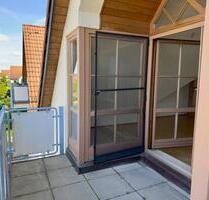 Lichtdurchflutete Dachgeschosswohnung mit großer Loggia im Grünen - Leegebruch