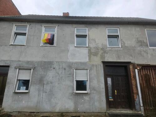 Foto - 2 Familienhaus - 130.000,00 EUR Kaufpreis, ca.  180,00 m²