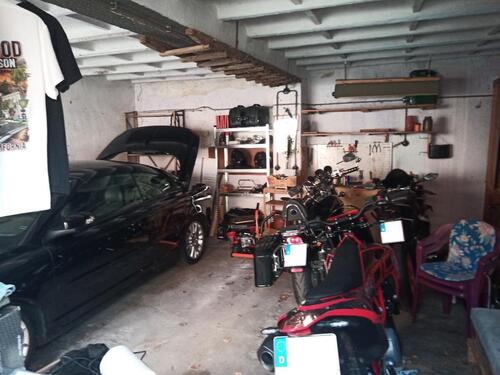 Foto - Garagenstellplatz für Auto, Motorrad, etc.