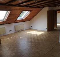 Helle Dachwohnung im Odenwald - 550,00&nbsp;EUR Kaltmiete, ca.&nbsp; 110,00&nbsp;m&sup2; in Lindenfels (PLZ: 64678)