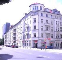Bezugsfrei + Provisionsfrei + Saniert im 3.OG. Westbalkon. U-Bahn - Berlin Friedrichshain-Kreuzberg
