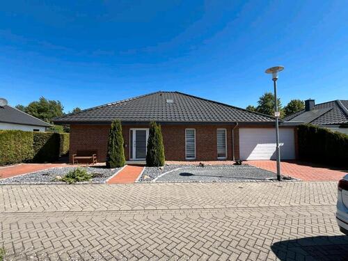 Foto - Neuwertiger Bungalow mit Doppelgarage von Privat