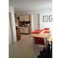 Schöne helle möblierte Zimmer für BA Studenten, 