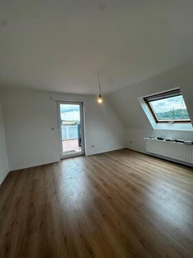 Foto - 3-Zimmer-Wohnung+ Dachgeschoss. mit Balkon in Baunatal Kirchbauna