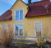 Moderne 3,5-Zimmer-Wohnung (72 m²) mit Garage, Terrasse & Gartenanteil in Herrieden