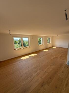Foto - Lichtdurchflutete Obergeschosswohnung zur Miete - 82qm