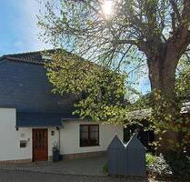 Einfamilienhaus mit seperater Einliegerwohnung - Grafschaft