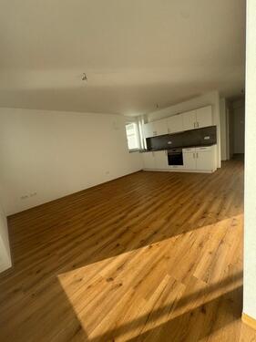 Foto - 3 Zimmer Wohnung Erdgeschoss mit Terrasse, Stellplatz, EBK