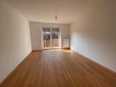 Foto - Große 4 Zimmerwohnung 110 qm großer Balkon + Gartenanteil