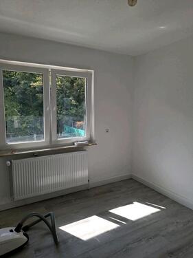 Foto - Neu renovierte 2 Zimmer Küche Bad Wohnung.