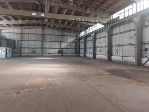 Foto - Wohnwagen Wohnmobil KFZ Stellplatz PKW Halle