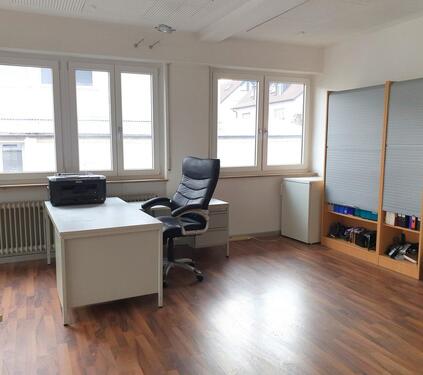 Foto - Helles Büro mitten in Fellbach - 620,00&nbsp;EUR Kaltmiete, ca.&nbsp; 80,00&nbsp;m&sup2;