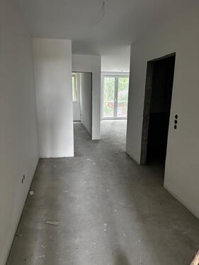 Foto - Moderne 2-Zimmer-Neubauwohnung mit Balkon, Badewanne & Stellplatz