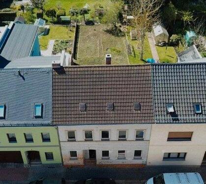 Foto - Charmantes Reihenhaus mit großem Potenzial in Schmölln