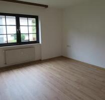 Kleinsteinhausen: 3 ZKB mit Einbauküche, 2 Balkone + Gartenmitbenutzung - Battweiler